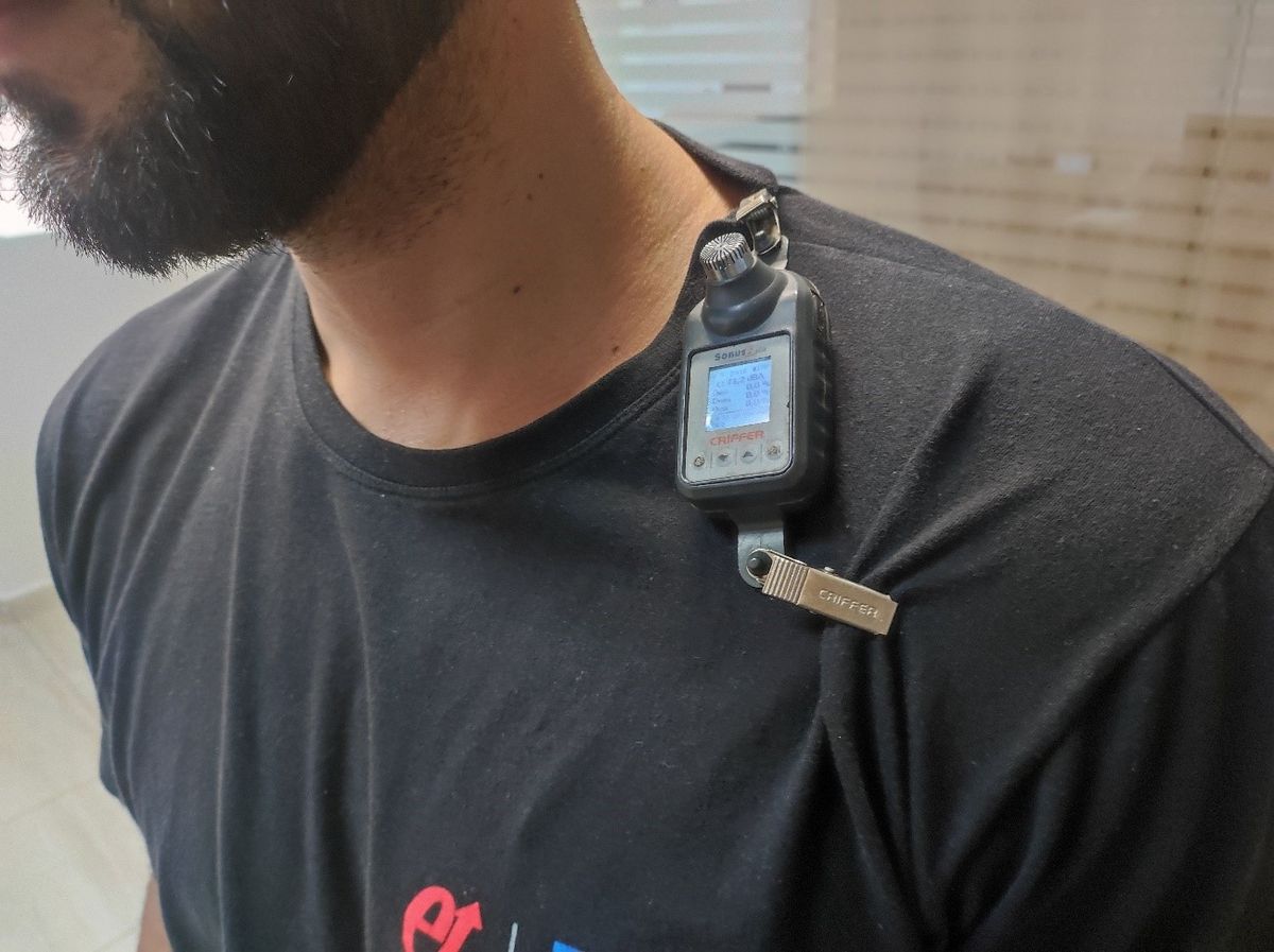 Dosimetria de ruído com equipamento acoplado ao colaborador